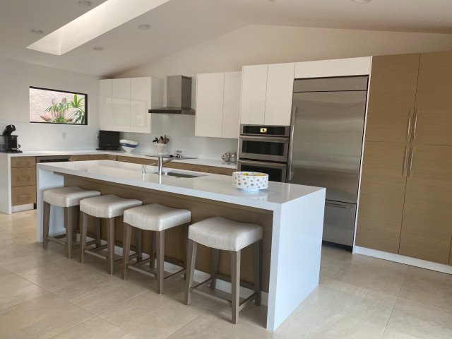 Contemporary Beach Kitchen