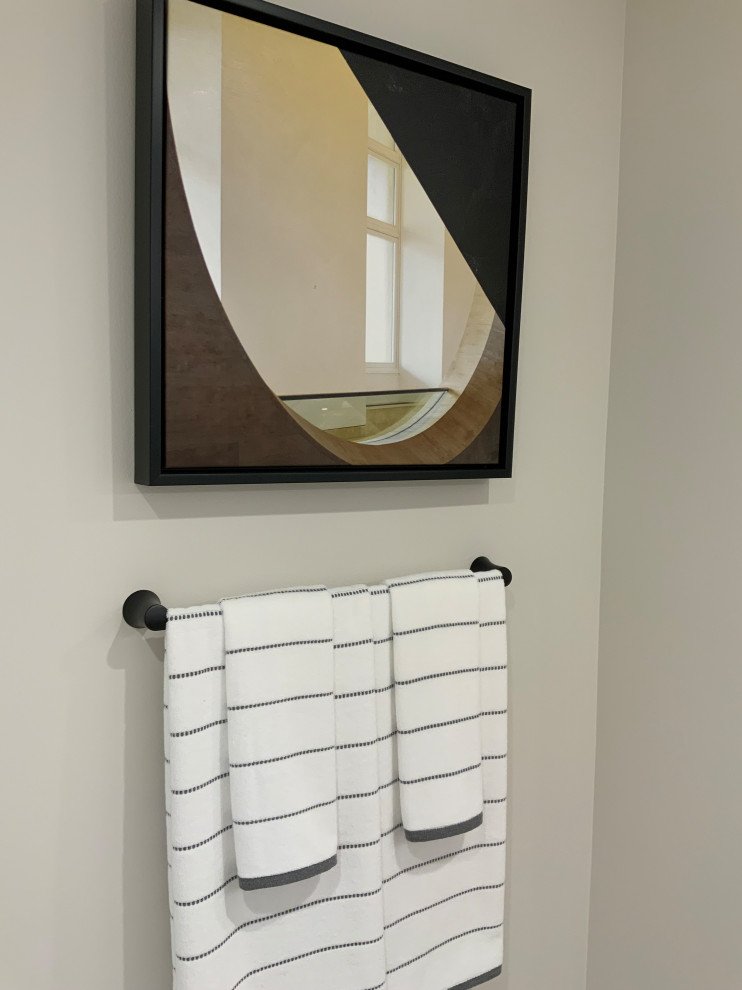 Guest Bathroom on Wilde Hallow